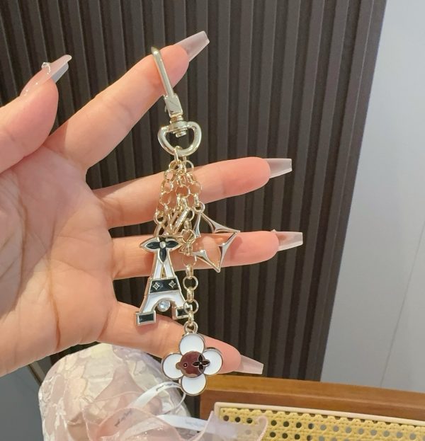 LV エッフェル塔チャーム シルバー