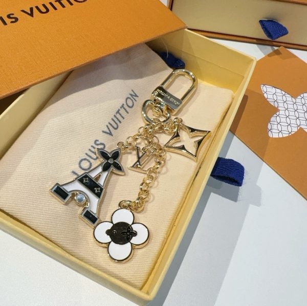 LV エッフェル塔チャーム シルバー