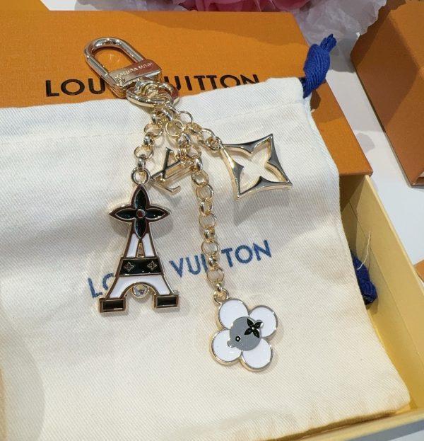 LV エッフェル塔チャーム シルバー