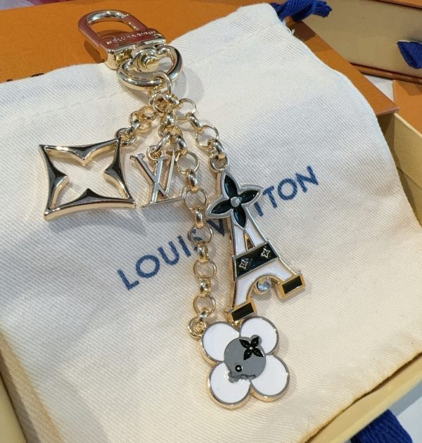 LV エッフェル塔チャーム シルバー