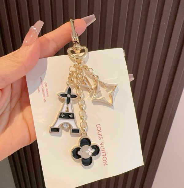 LV エッフェル塔チャーム シルバー