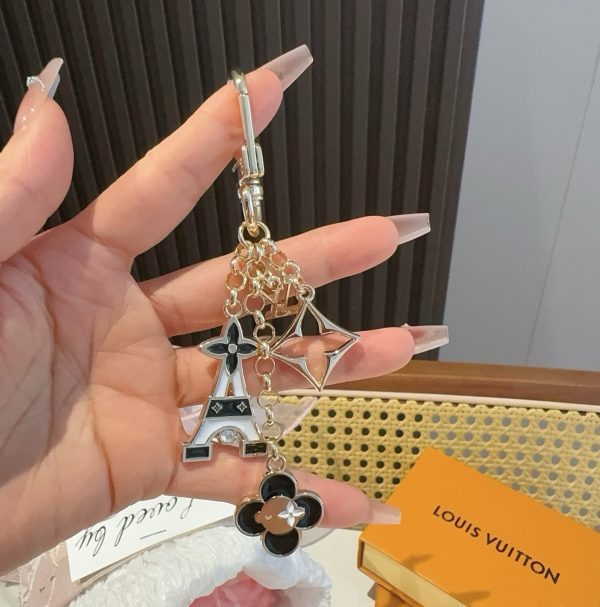 LV エッフェル塔チャーム シルバー