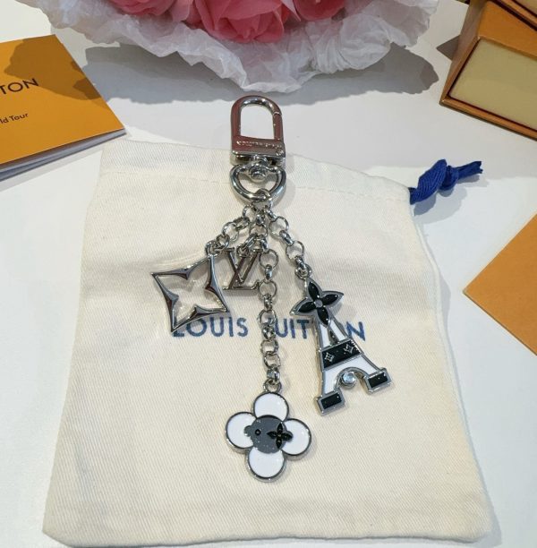 LV エッフェル塔チャーム シルバー
