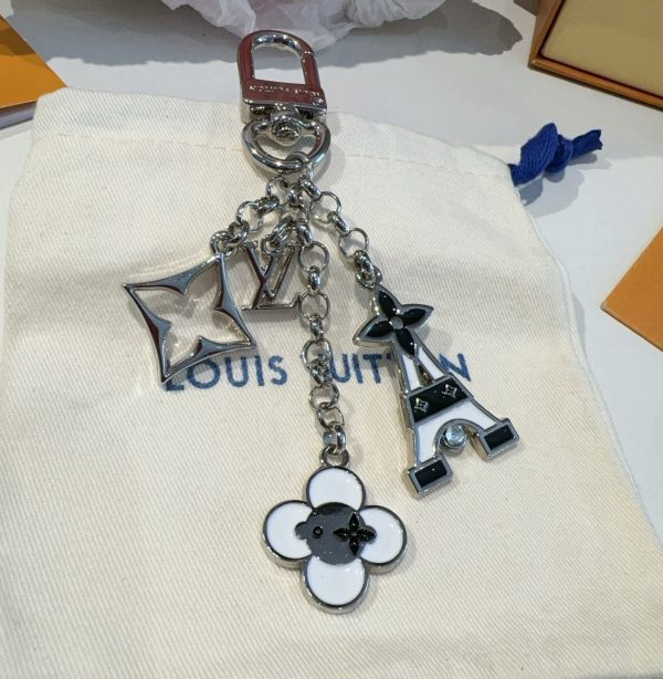 LV エッフェル塔チャーム シルバー