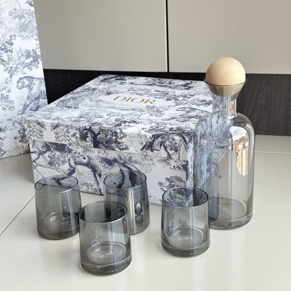 DIOR ボトル ホワイト