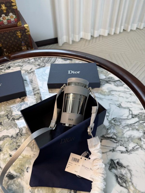 DIOR ボトル シルバー