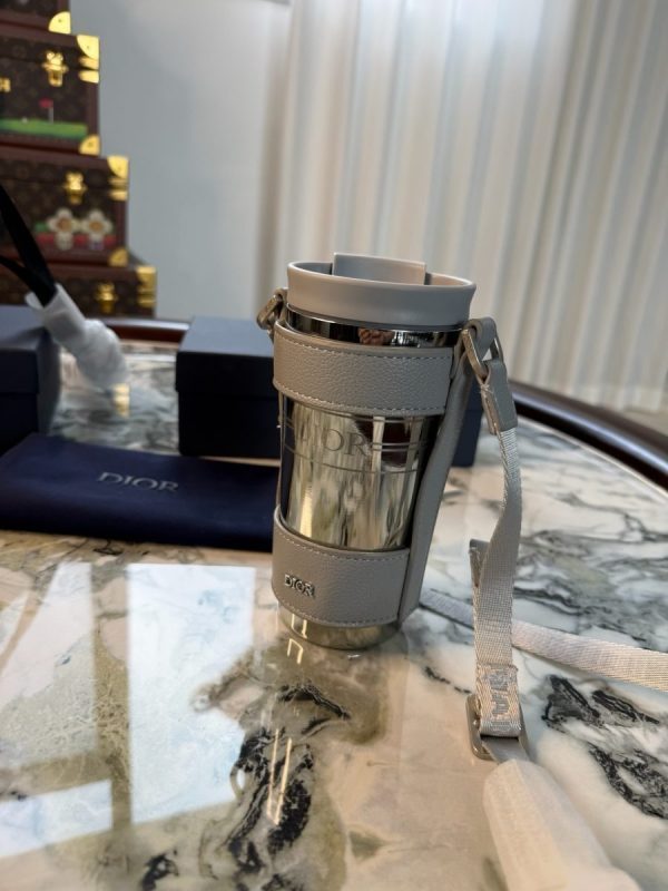 DIOR ボトル シルバー