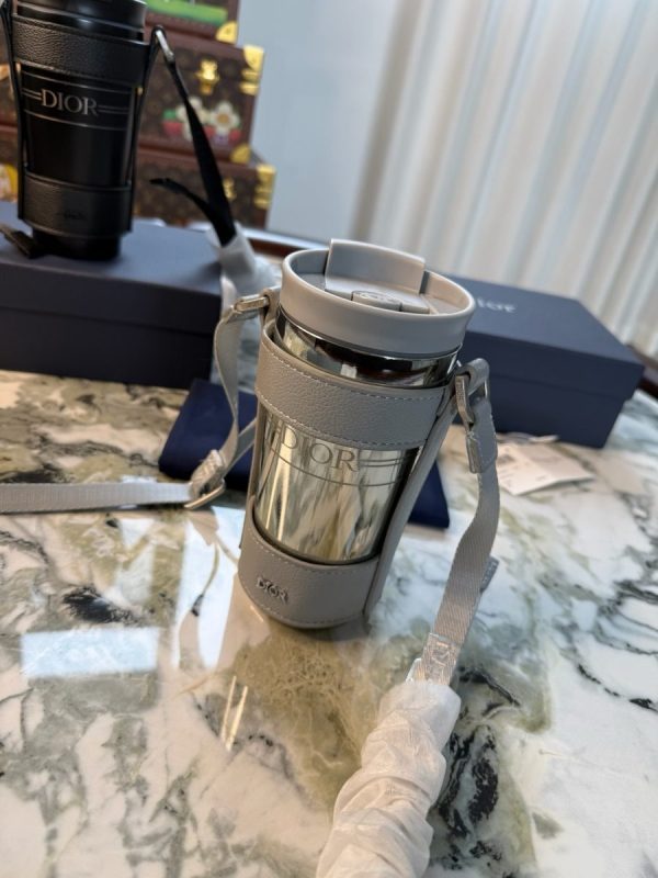DIOR ボトル シルバー