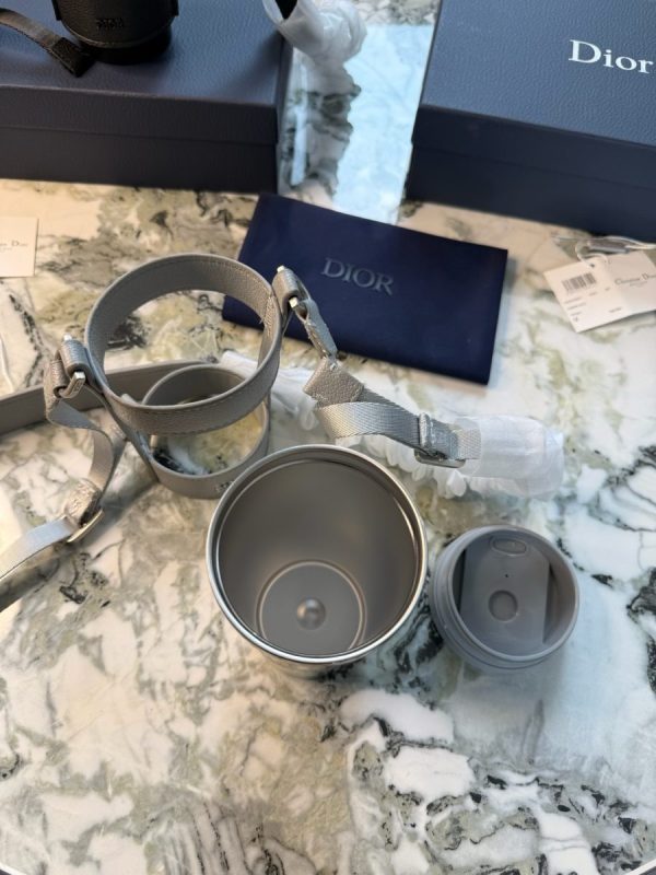 DIOR ボトル シルバー