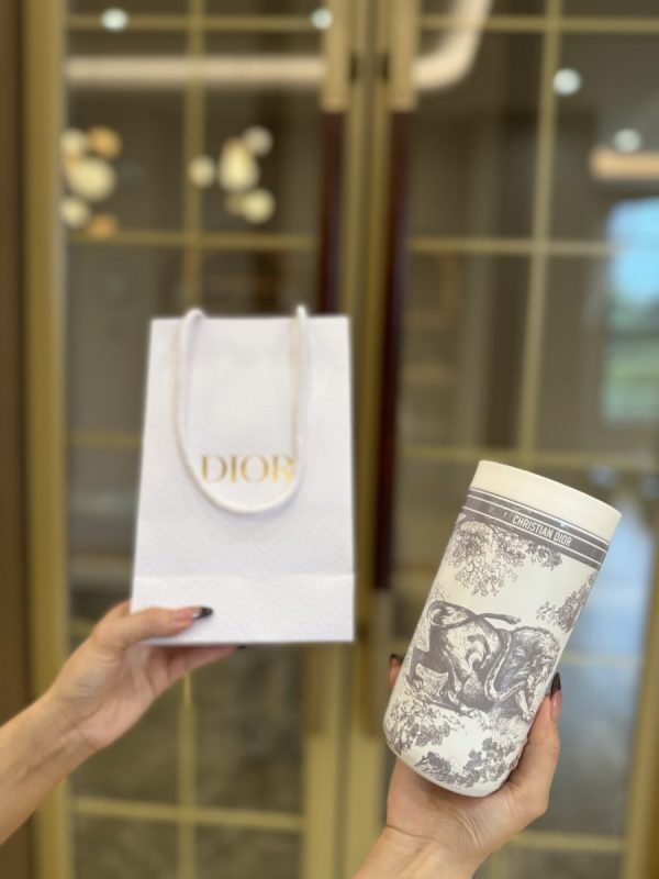 DIOR ボトル ベージュ