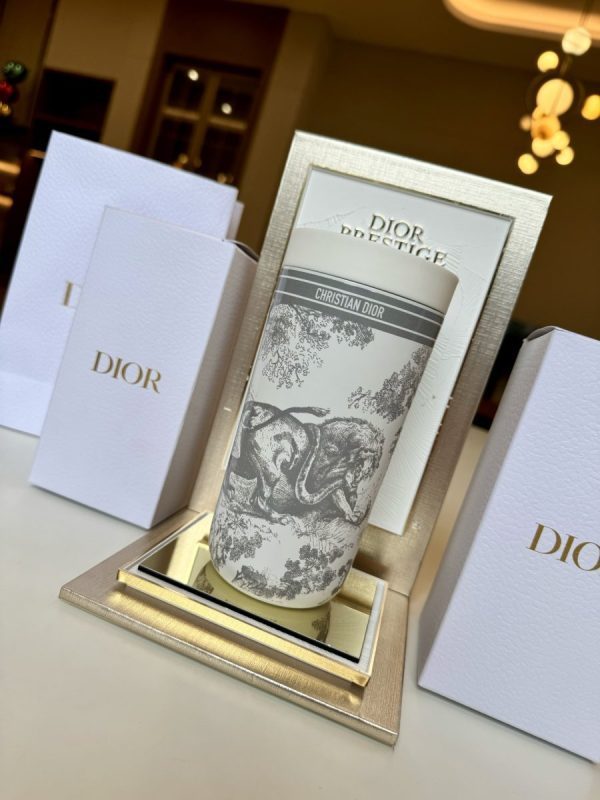 DIOR ボトル ベージュ