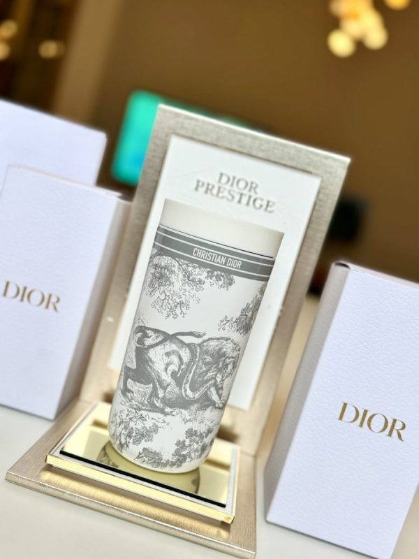 DIOR ボトル ベージュ