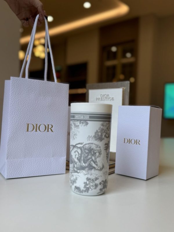 DIOR ボトル ベージュ