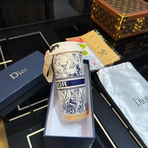 DIOR ボトル ベージュ