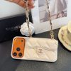 13434372649067715 CHANEL チェーン付きスマホケース ホワイト