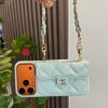13434372663800267 CHANEL チェーン付きスマホケース ライトグリーン