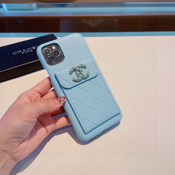 CHANEL 刺繍ロゴスマホケース ライトブルー