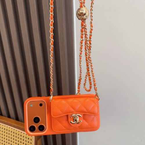 13434372735250363 CHANEL チェーン付きスマホケース オレンジ