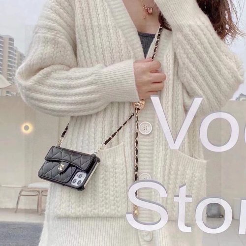 CHANEL チェーン付きスマホケース ブラック