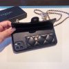 13434372780589125 CHANEL チェーン付きスマホケース ブラック