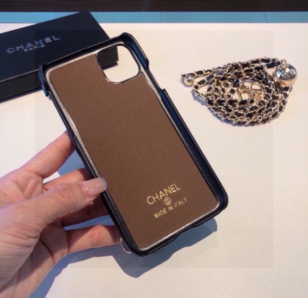 13434372783332090 CHANEL チェーン付きスマホケース ブラック