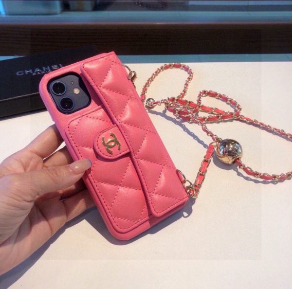 CHANEL チェーン付きスマホケース ピンクブラック