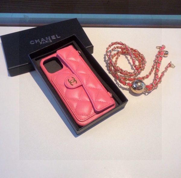 CHANEL チェーン付きスマホケース ピンクブラック