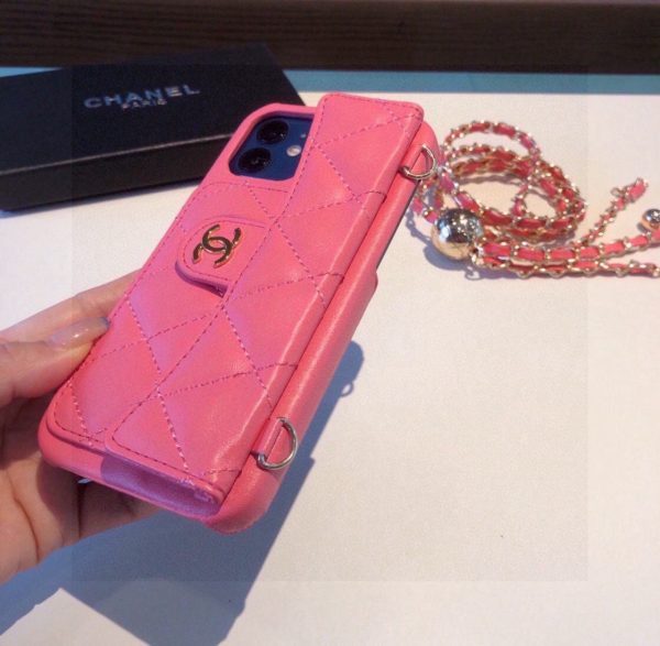 CHANEL チェーン付きスマホケース ピンクブラック