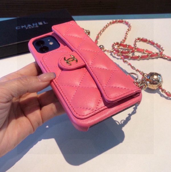 CHANEL チェーン付きスマホケース ピンクブラック