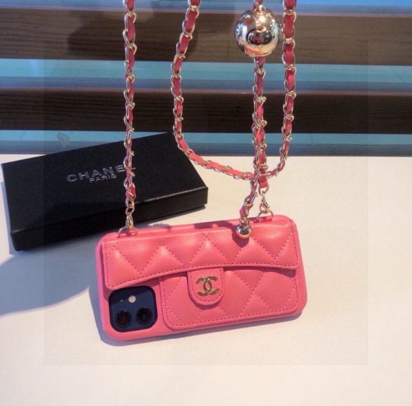 CHANEL チェーン付きスマホケース ピンクブラック