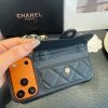 CHANEL チェーン付きスマホケース ブラック