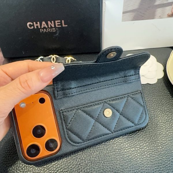 CHANEL チェーン付きスマホケース ブラック