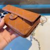 CHANEL チェーン付きスマホケース オレンジ