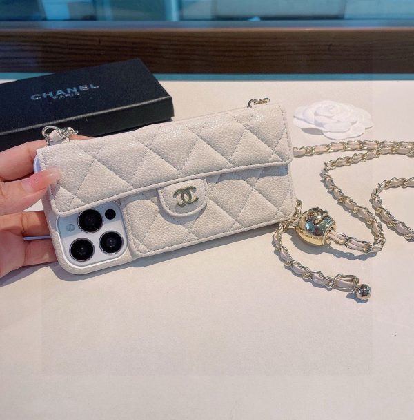 CHANEL ロングウォレット風スマホケース ホワイト