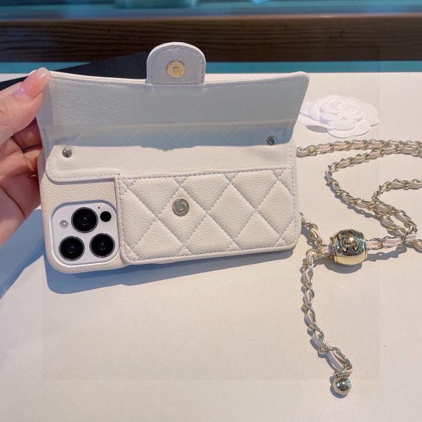 CHANEL ロングウォレット風スマホケース ホワイト