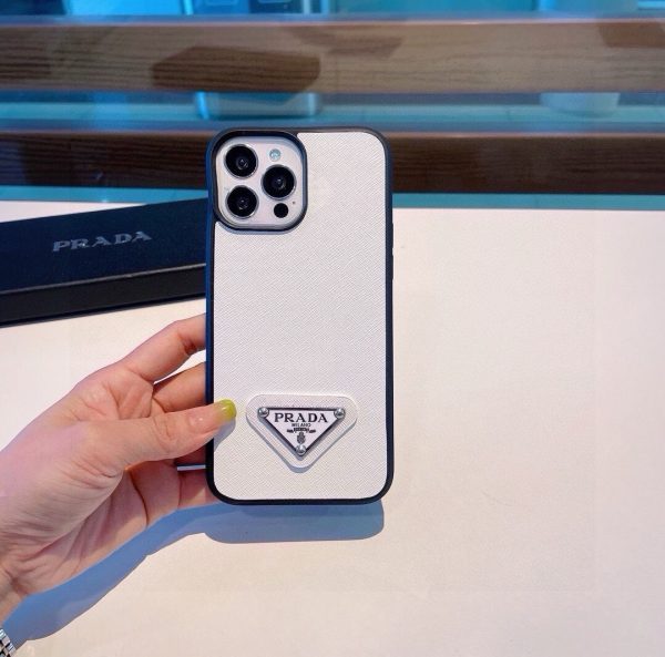 PRADA ヌメ革スマホケース ホワイトブラック