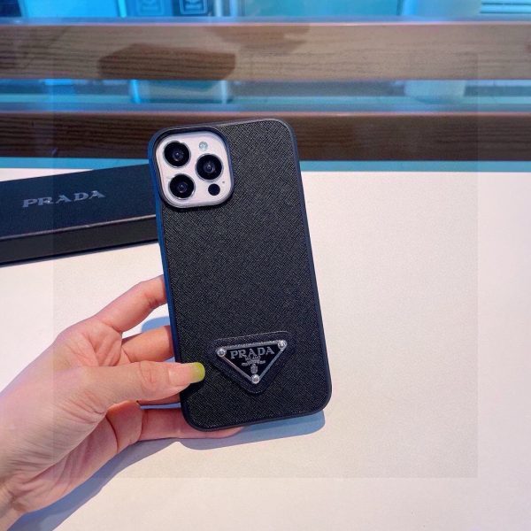 PRADA ヌメ革スマホケース ブラック