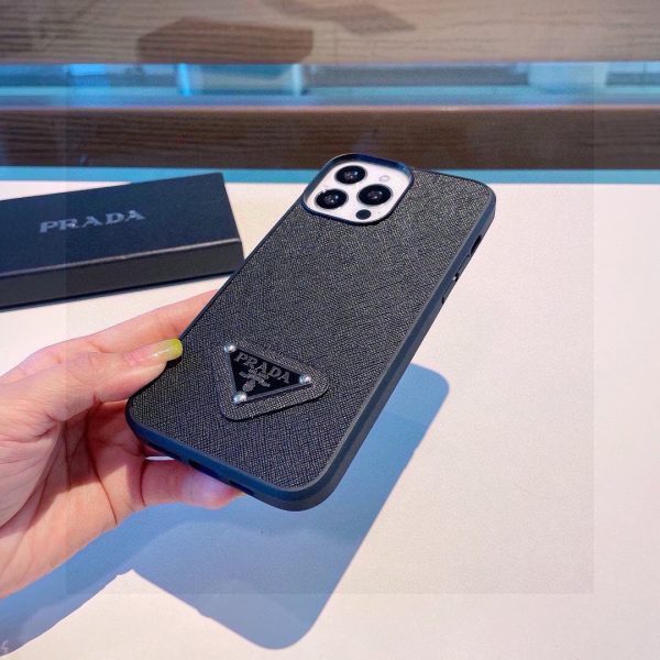 PRADA ヌメ革スマホケース ブラック