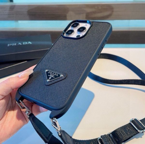 PRADA ヌメ革スマホケース ブラック