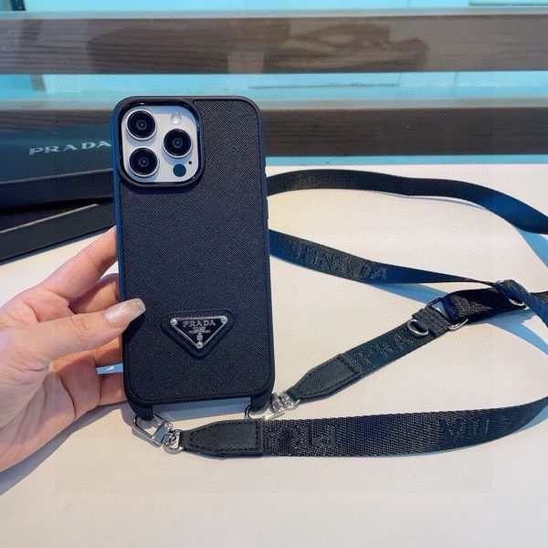 PRADA ヌメ革スマホケース ブラック