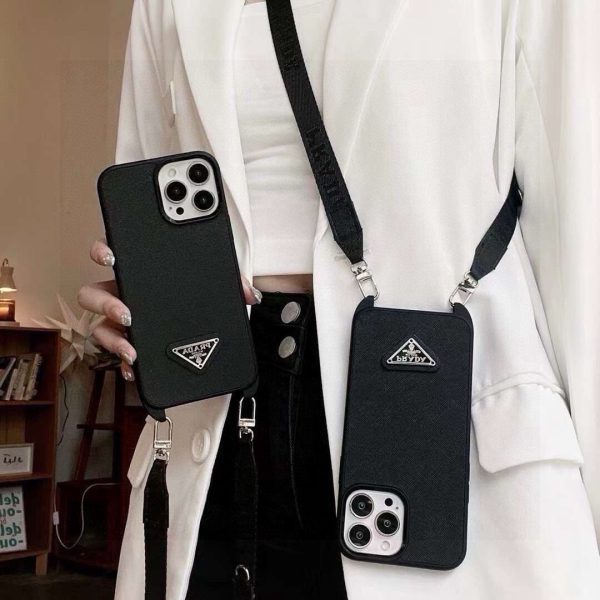 PRADA ヌメ革スマホケース ブラック