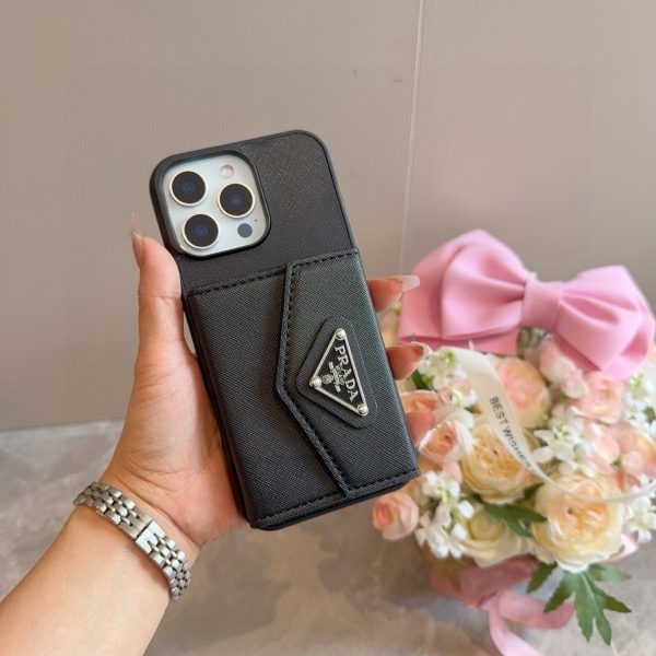 PRADA ヌメ革スマホケース ブラック