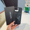 PRADA ヌメ革スマホケース ブラック