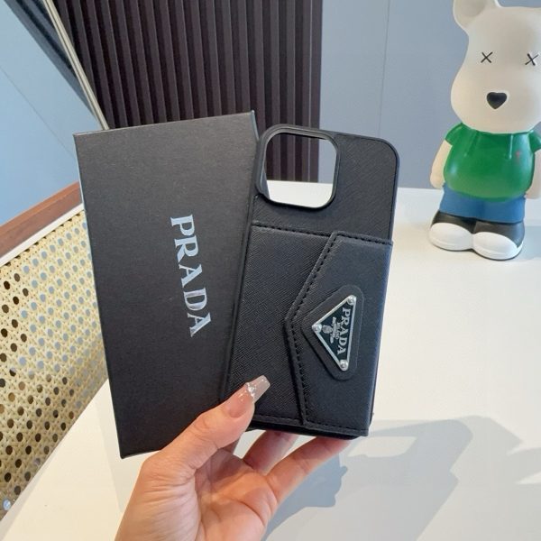 PRADA ヌメ革スマホケース ブラック