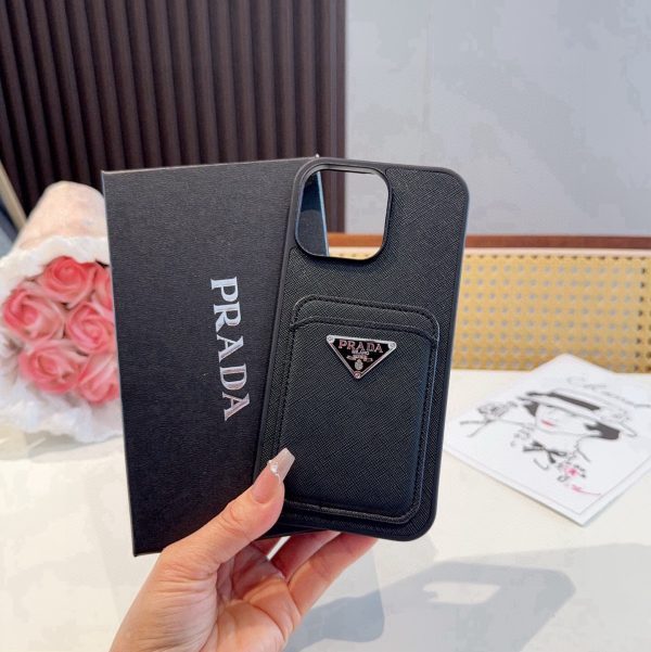 PRADA ヌメ革スマホケース ブラック