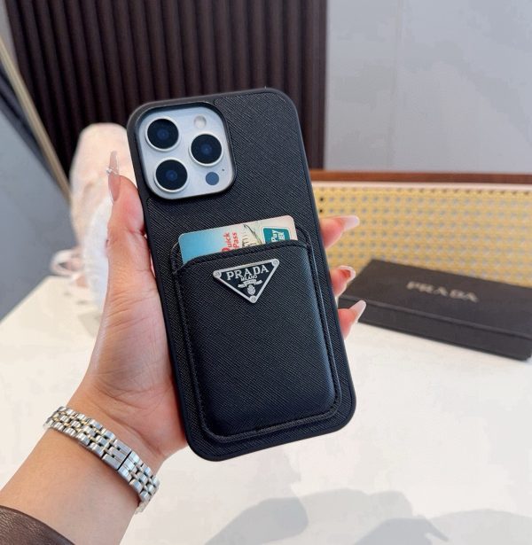 PRADA ヌメ革スマホケース ブラック