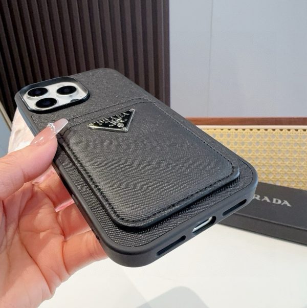PRADA ヌメ革スマホケース ブラック