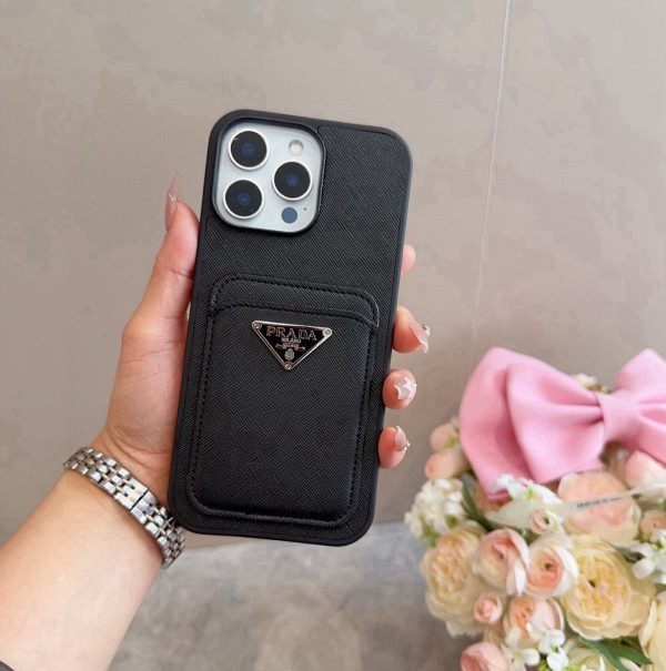 PRADA ヌメ革スマホケース ブラック