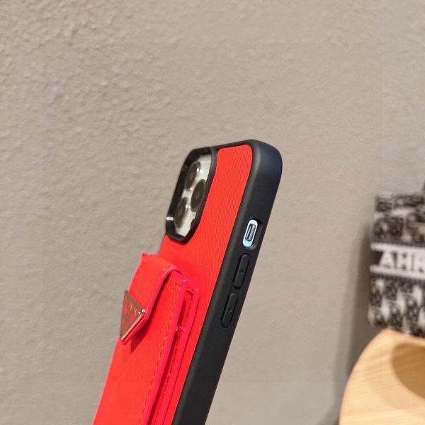 PRADA ヌメ革スマホケース レッド