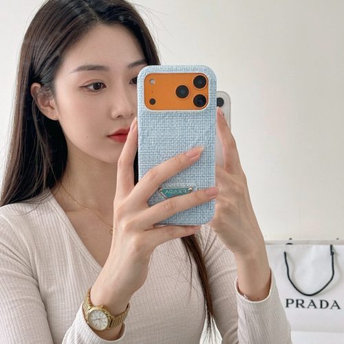 13434374573858259 PRADA 編み込みスマホケース ライトブルーオレンジ